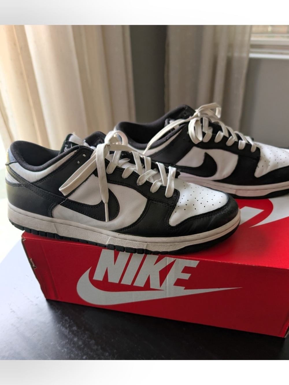 Nike Men's Panda Dunks Black/White Low-Top, White Laces, Sneakers Size 10
